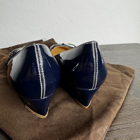 Tods Navy Patent Leather Buckle Heels Italian Made Size 36.5 - Picture 6 of 9